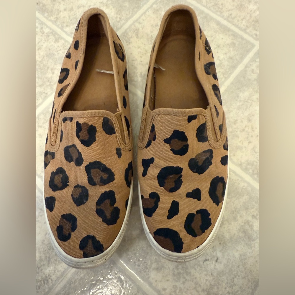Old Navy Slip-on Canvas Sneakers Leopard Print Size 7